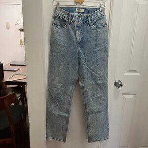Abercrombie & Fitch Crossover Waist High Rise Straight Jeans size 28
